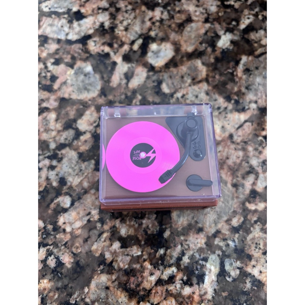 ZURU Mini Brands Vinyl Mini Record Player Set Yellow w/ Out USB